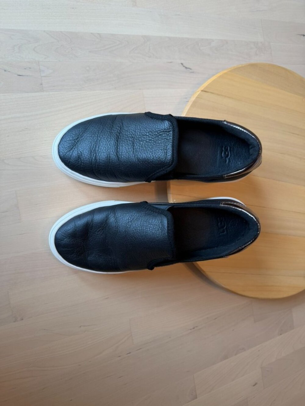 UGG Black Leather Platform Slip-On Sneakers Women's Size 7.5 - Picture 2 of 8